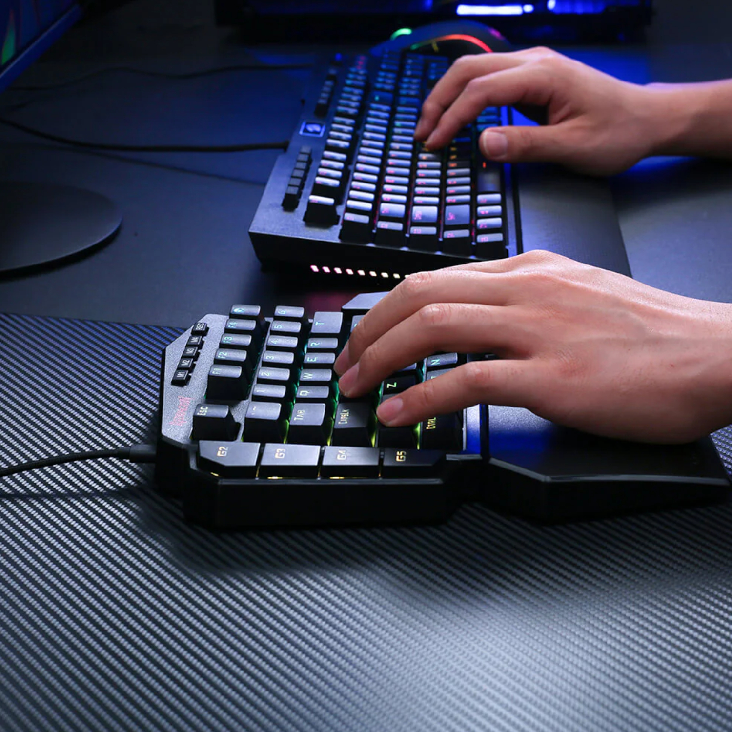 K585 DITI ELITE PRO RGB 40% Wireless Mechanical Gaming Keyboard - Blue  Switches